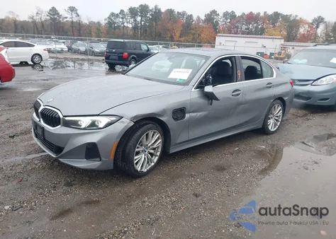2024 BMW 330E xDrive z USA, uszkodzony, nr VIN 3MW39FS04R8E12425